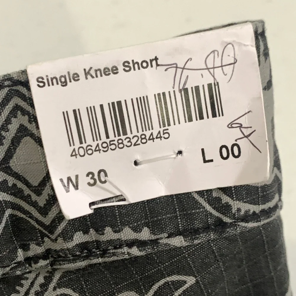 NWT Carhartt WIP Single Knee Short Columbia Ripstop Black Heavy Stone Wash